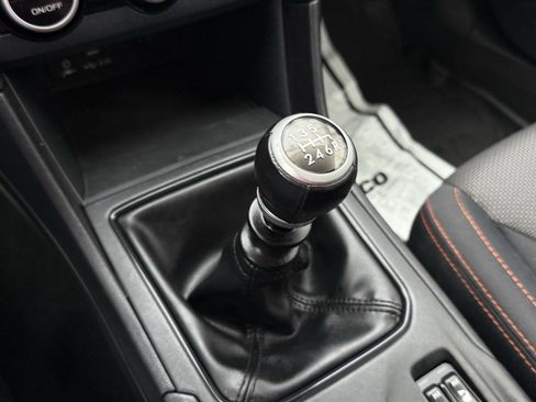 Used 2021 Subaru Crosstrek 2.0i Premium image 21