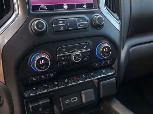 Used 2020 Chevrolet Silverado 1500 LTZ w/ LTZ Premium Package image 21