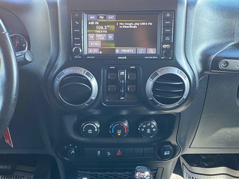 Used 2017 Jeep Wrangler Unlimited Sport w/ Quick Order Package 24S AWD/4WD image 22