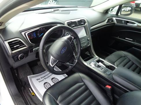 Used 2020 Ford Fusion SEL FWD image 26