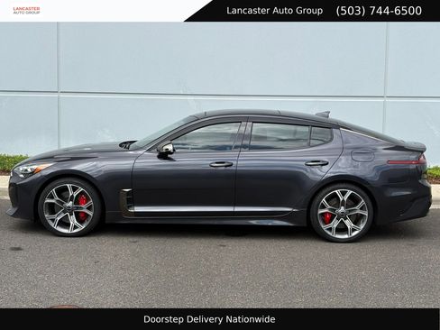 Used 2018 Kia Stinger GT1 AWD/4WD image 2