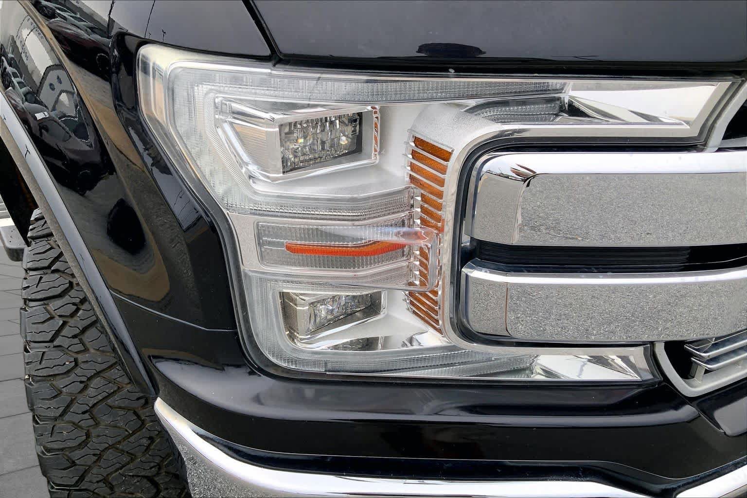 Used 2019 Ford F150 Lariat w/ Equipment Group 502A Luxury AWD/4WD image 25
