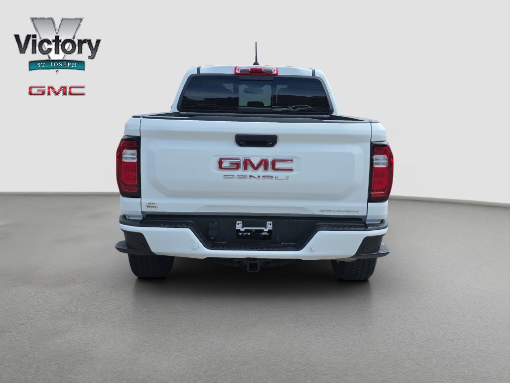 Used 2024 GMC Canyon Denali AWD/4WD image 16