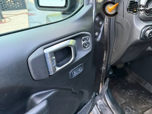 Used 2023 Jeep Wrangler Unlimited Sport AWD/4WD image 39