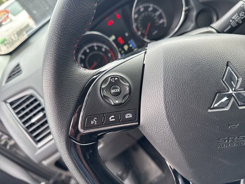 Used 2025 Mitsubishi Outlander Sport SE image 9