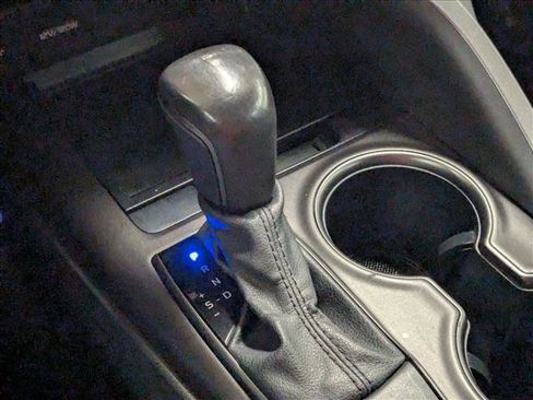 Used 2021 Toyota Camry SE image 16