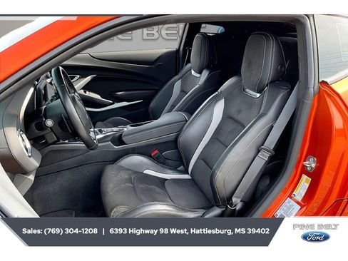 Used 2023 Chevrolet Camaro LT RWD image 18