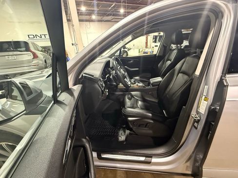 Used 2018 Audi Q7 3.0T Prestige w/ Prestige Package image 13