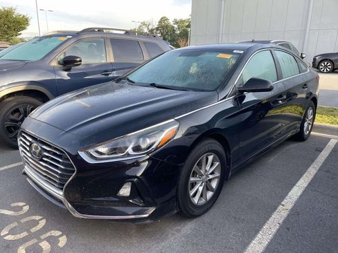 Used 2019 Hyundai Sonata SE FWD image 2