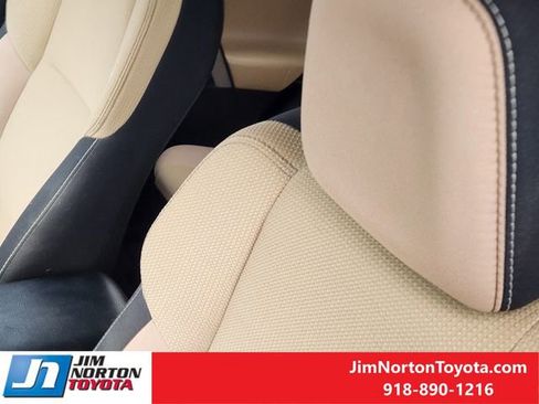 Used 2017 Toyota RAV4 XLE image 17