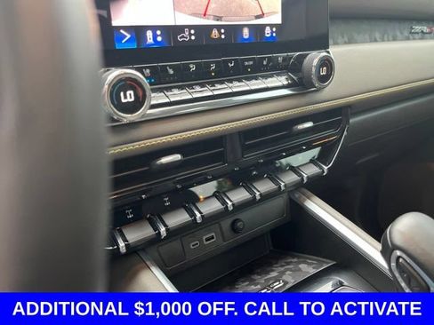 Used 2023 Chevrolet Colorado ZR2 w/ ZR2 Convenience Package III AWD/4WD image 26