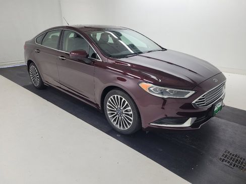 Used 2018 Ford Fusion SE w/ Fusion SE Technology Package FWD image 13
