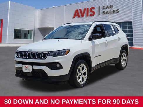 Used 2025 Jeep Compass Latitude w/ Sun & Sound Group AWD/4WD image 1