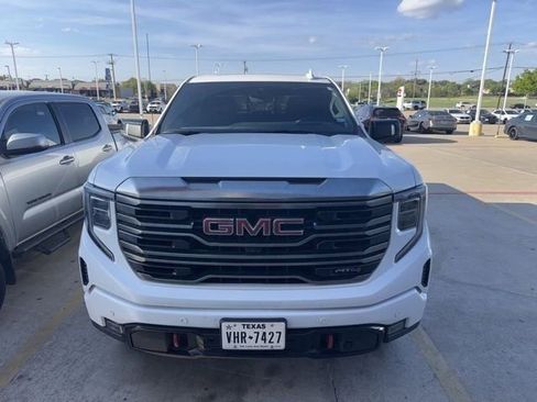 Used 2024 GMC Sierra 1500 AT4 w/ Technology Package AWD/4WD image 2