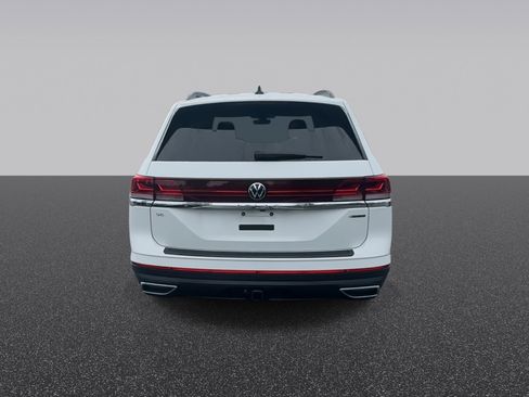 Used 2024 Volkswagen Atlas SE w/ Black Wheel Package AWD/4WD image 8