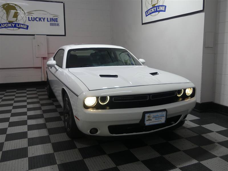 Used 2018 Dodge Challenger SXT Plus RWD image 5