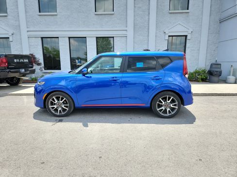 Used 2021 Kia Soul Turbo FWD image 2