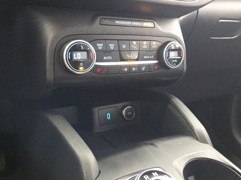 Used 2020 Ford Escape Titanium FWD image 23