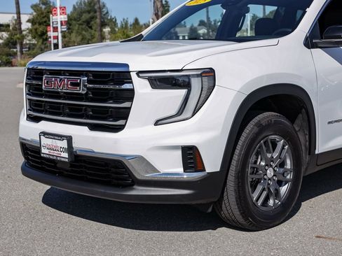Used 2025 GMC Acadia Elevation image 10