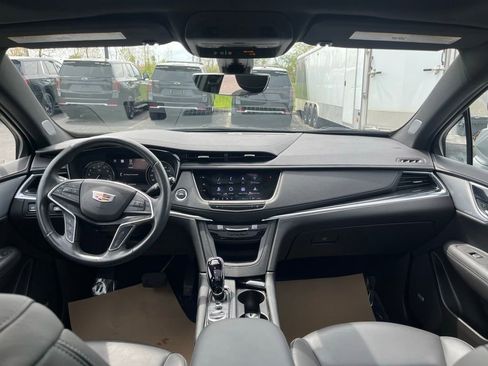 Used 2023 Cadillac XT5 Premium Luxury w/ Technology Package AWD/4WD image 22