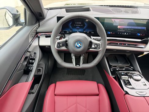 New 2026 BMW i5 eDrive40 w/ M Sport Package image 28