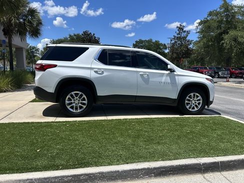 Used 2021 Chevrolet Traverse LT FWD image 4