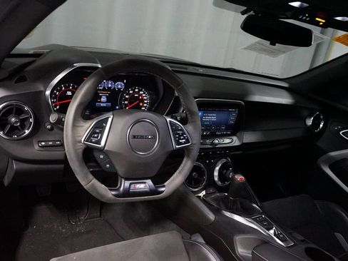 Used 2022 Chevrolet Camaro SS RWD image 7