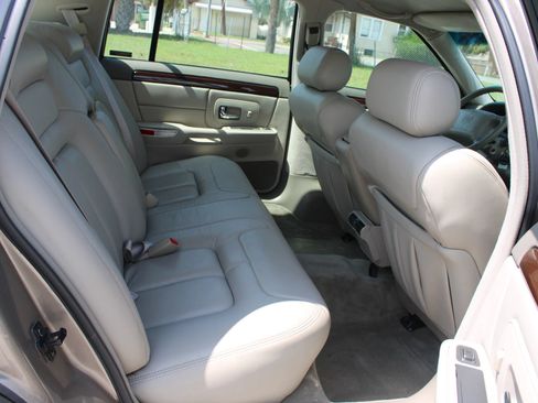 Used 1999 Cadillac De Ville D'Elegance FWD image 34