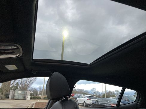 Used 2022 Kia Stinger GT-Line w/ Sun & Sound Package image 12