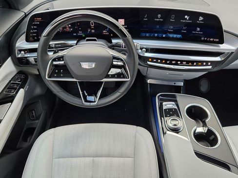 Certified 2024 Cadillac Lyriq Luxury AWD/4WD image 14
