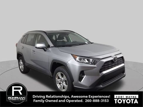 Used 2021 Toyota RAV4 XLE FWD image 4