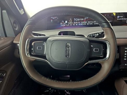 New 2025 Lincoln Navigator L Reserve AWD/4WD image 18