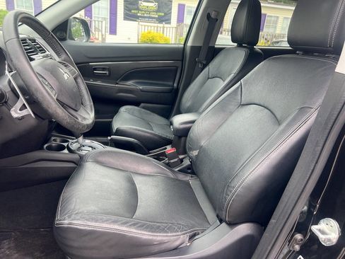 Used 2013 Buick Enclave Premium FWD image 11