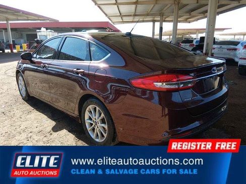 Used 2017 Ford Fusion SE w/ Fusion SE Technology Package image 5