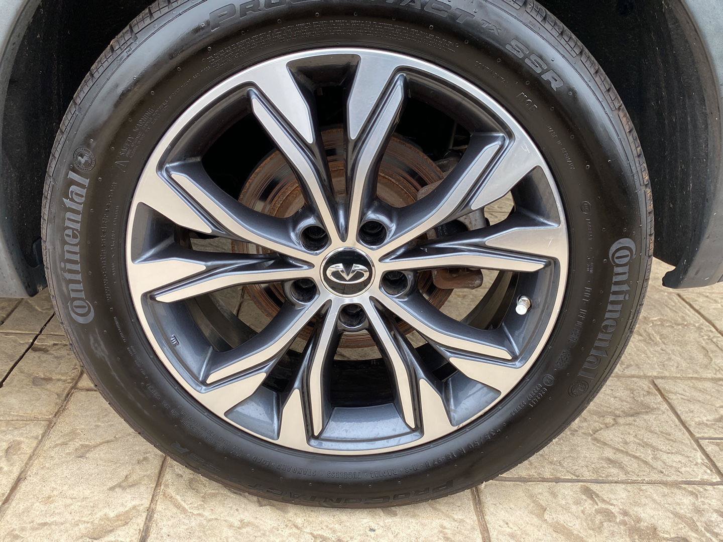 Used 2018 INFINITI QX30 Premium w/ Navigation Package AWD/4WD image 16
