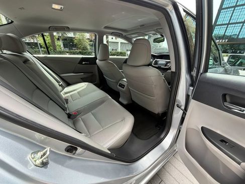 Used 2017 Honda Accord EX-L image 14