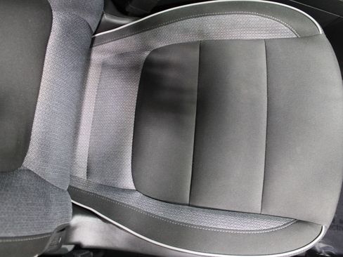 Used 2023 Chevrolet TrailBlazer LT FWD image 27