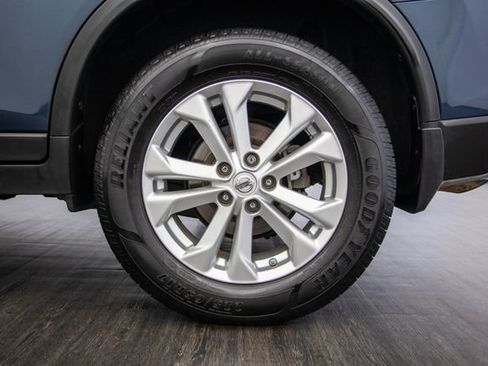 Used 2016 Nissan Rogue SV image 44