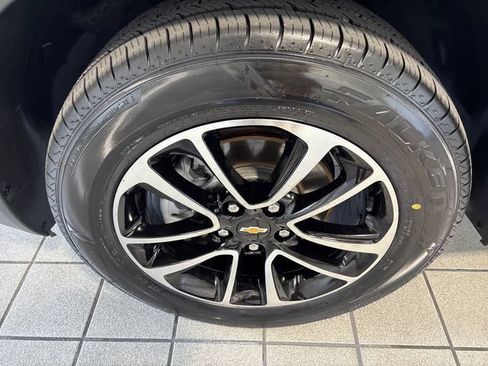 Used 2025 Chevrolet TrailBlazer LT AWD/4WD image 5
