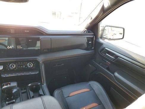 Used 2023 GMC Sierra 1500 AT4 w/ Technology Package image 15