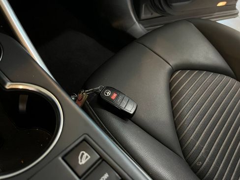 Used 2025 Toyota Highlander XSE AWD/4WD image 21