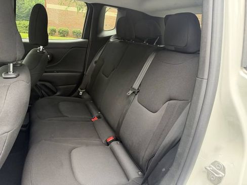 Used 2023 Jeep Renegade Latitude AWD/4WD image 22