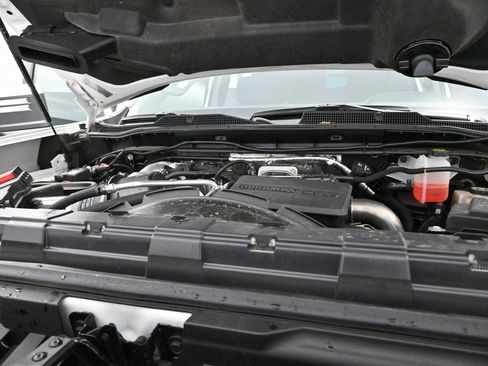 Used 2024 Chevrolet Silverado 2500 LTZ AWD/4WD image 31