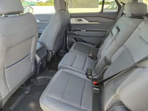 New 2026 Ford Explorer Active RWD image 28