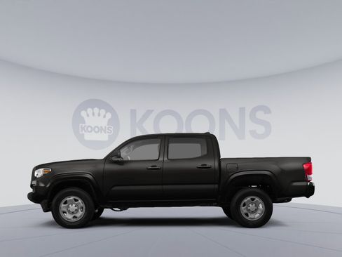 Used 2023 Toyota Tacoma TRD Off-Road image 2