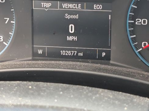 Used 2018 Chevrolet Equinox LT FWD image 25
