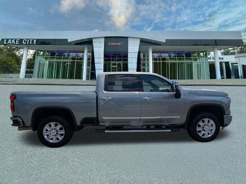 Used 2024 Chevrolet Silverado 2500 High Country w/ High Country Premium Package AWD/4WD image 2