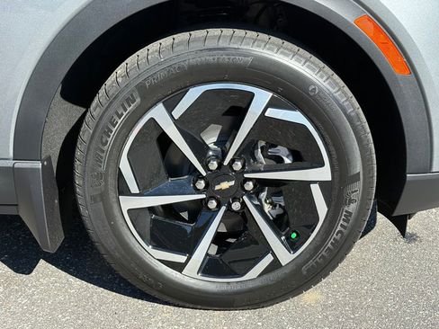 New 2026 Chevrolet Equinox EV LT AWD/4WD image 15