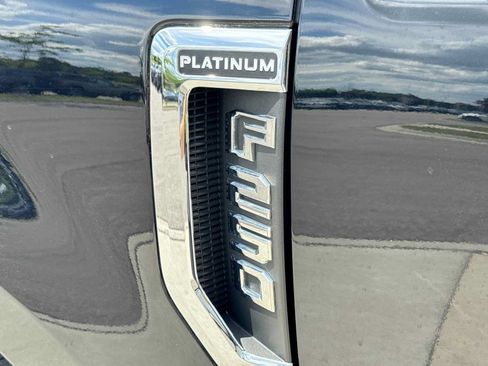 Used 2017 Ford F250 Platinum w/ Platinum Ultimate Package AWD/4WD image 12