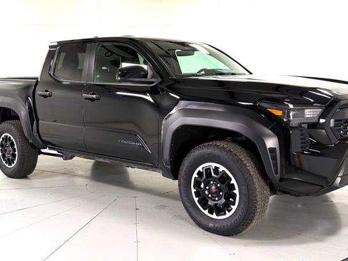 Used 2024 Toyota Tacoma TRD Off-Road AWD/4WD image 1